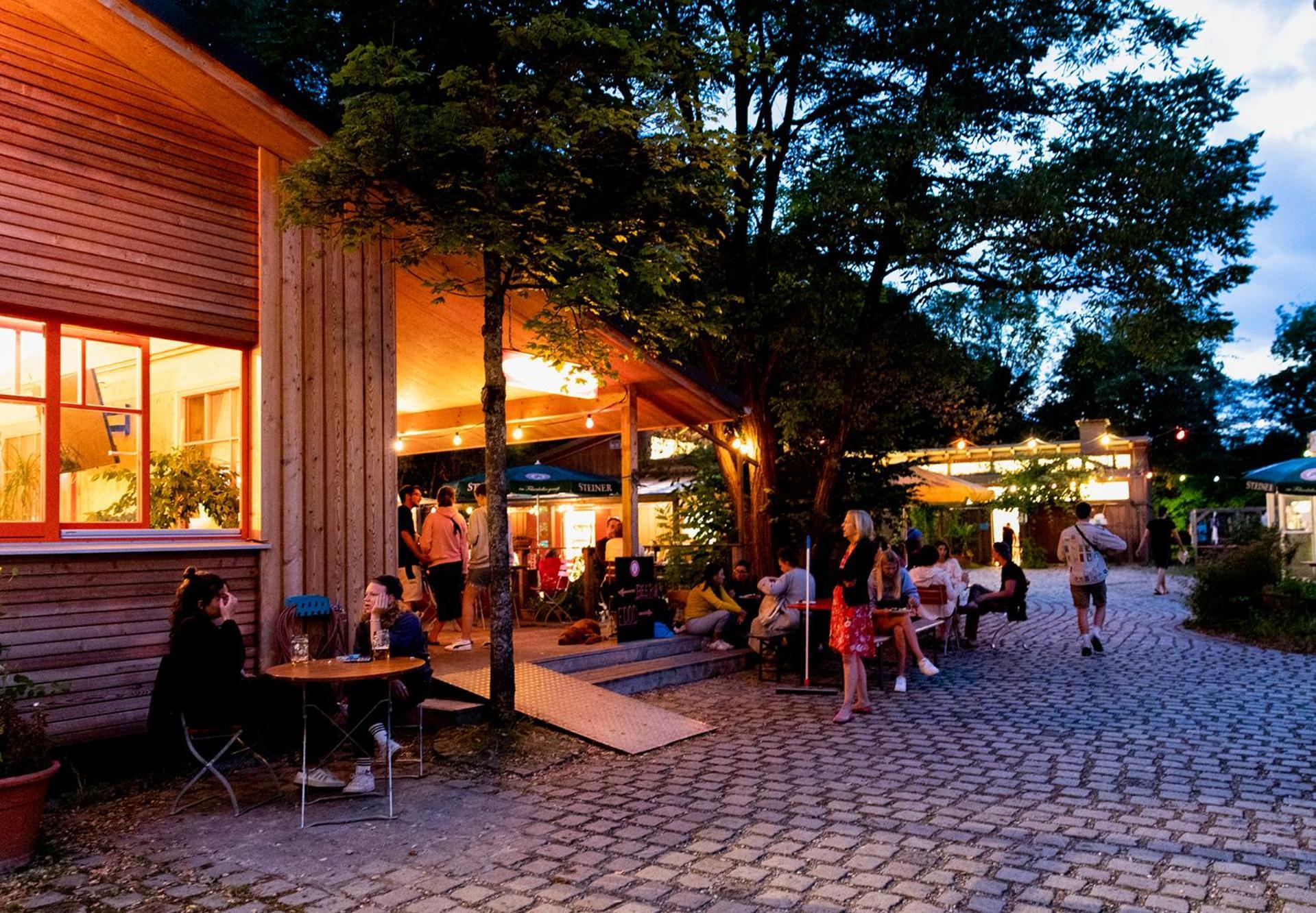 The Tent - Youth Only - Buchung Leider Nur Bis 30 Jahre Moeglich! Ostello Monaco di Baviera