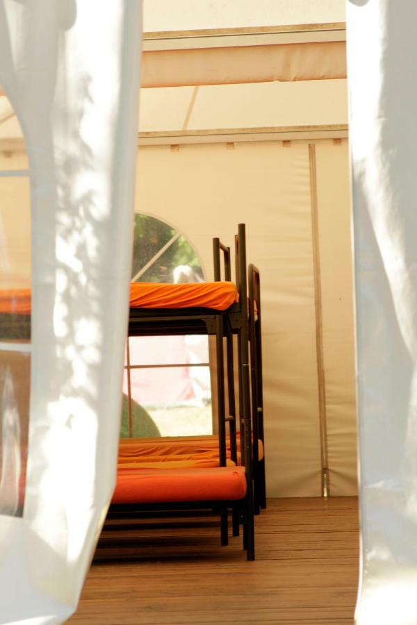 Hostel The Tent - Youth Only - Buchung Leider Nur Bis 30 Jahre Moeglich! München